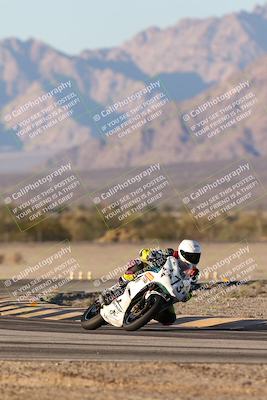 media/Dec-07-2025-CVMA (Sun) [[3e7d2de5dc]]/Race 18-Formula Twins-Formula 40 UL/